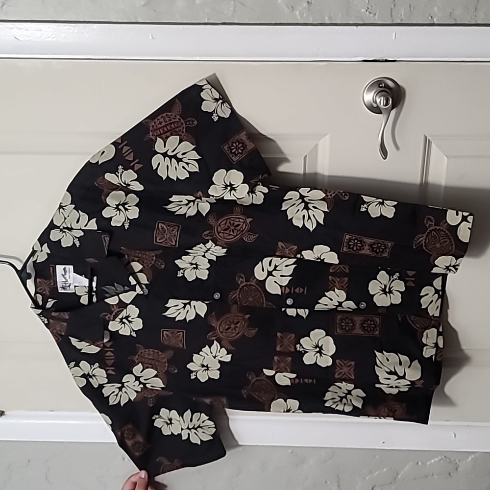 Brand new Howie Aloha Shirt XL
